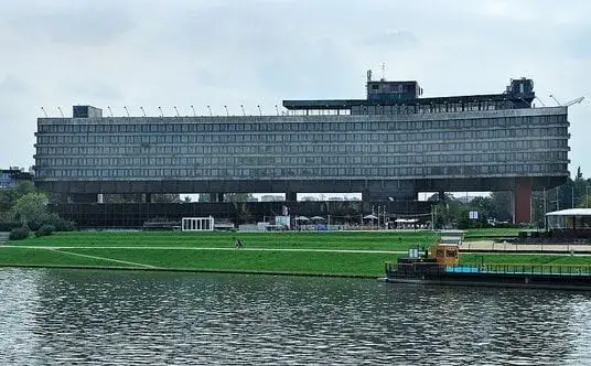 Dlaczego Hotel Forum w Krakowie został zamknięty? Szokujące powody