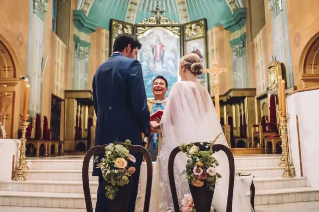 O której ślub w kościele? Poznaj najpopularniejsze godziny ceremonii