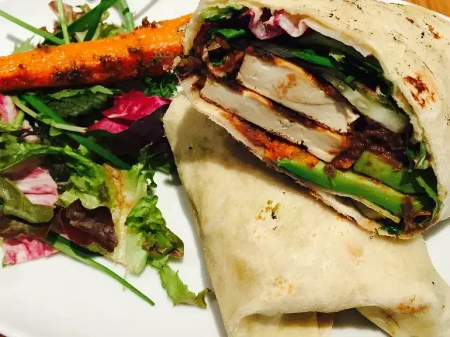 Kalte Hauptgerichte: Erfrischend, sättigend & einfach im Sommer