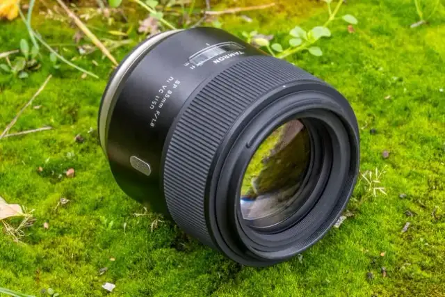 Co oznacza jasny obiektyw i dlaczego warto go używać w fotografii