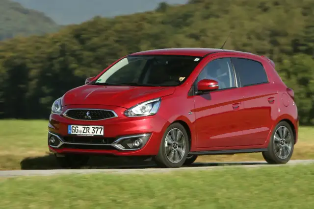 Jakie małe auto w automacie warto kupić? Najlepsze tanie modele