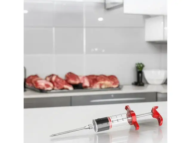 Nastrzykiwanie mięsa solanką: Sprzęt i techniki na idealne wędliny