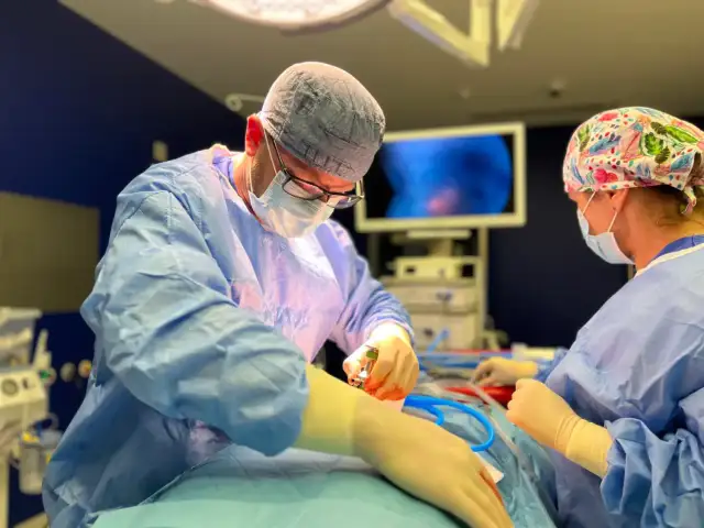 Kiedy iść do chirurga? Objawy, które musisz znać i jak się przygotować