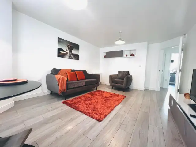 Czy hotel Tipton naprawdę istnieje? Fikcja czy rzeczywistość?