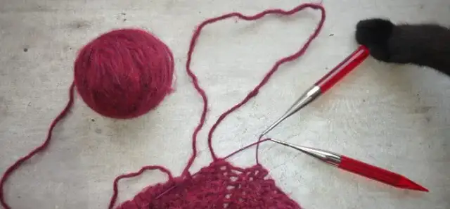 Jak przedłużyć sweter? Proste sposoby na wydłużenie ulubionej odzieży