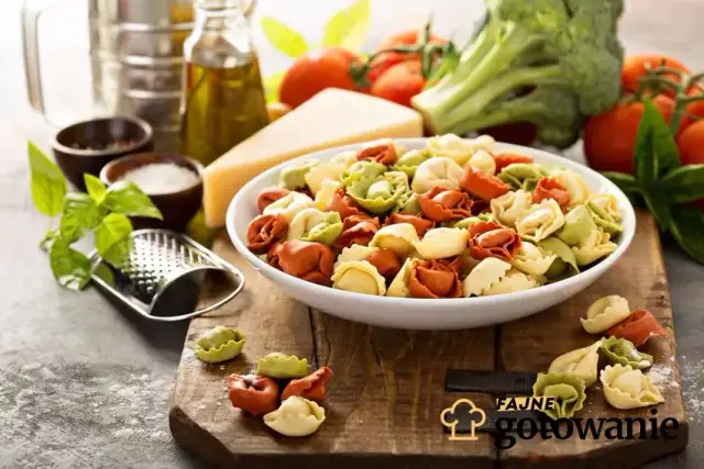 Tortellini z mięsem: Od klasyki po zaskakujące sałatki i zupy!