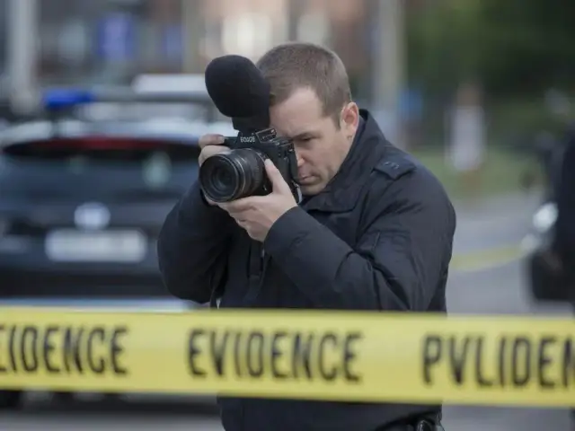 Ile zarabia fotograf policyjny? Sprawdź, co wpływa na wynagrodzenie