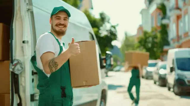 Do ilu kg kurier wnosi paczki? Odkryj limity i zasady dostawy