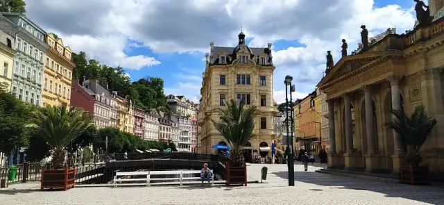 Gdzie zjeść w Karlowych Warach? Najlepsze restauracje i opinie