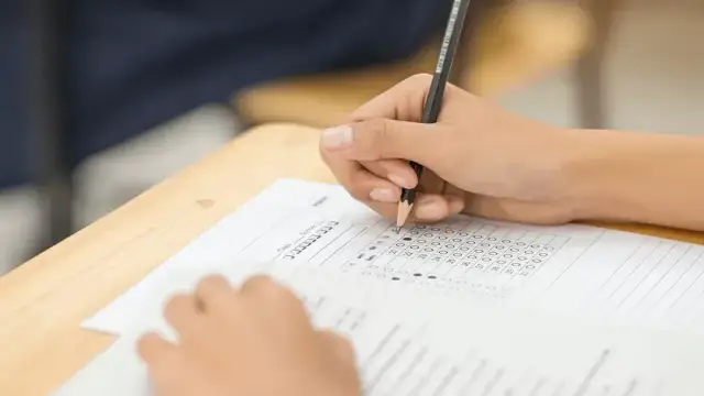 Jak nauczyć się na sprawdzian w godzinę i nie stresować się przed nim