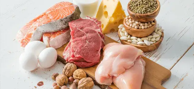 Ile białka dla kobiety na redukcji? Oblicz i chroń mięśnie!