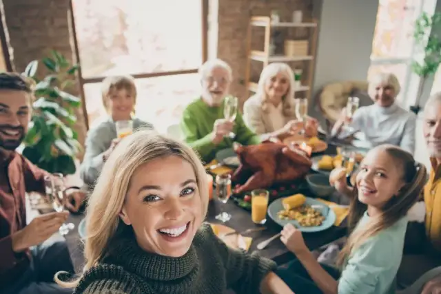 Kim jest stryj? Poznaj znaczenie i rolę w rodzinie polskiej