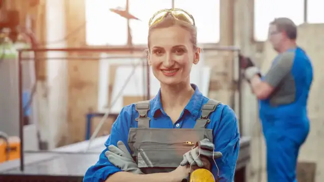 Co to jest tytuł zawodowy? Definicja, rodzaje i znaczenie na rynku pracy