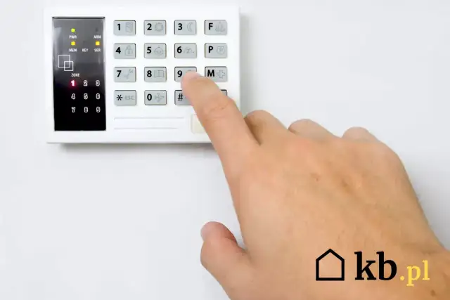 Alarm w domu: Czy warto? Ile kosztuje spokój i bezpieczeństwo?