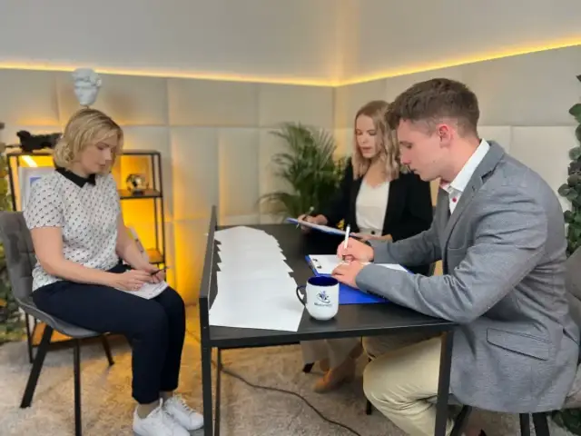 Lektury szkolne: Rozprawka na maturę? Argumenty za i przeciw!