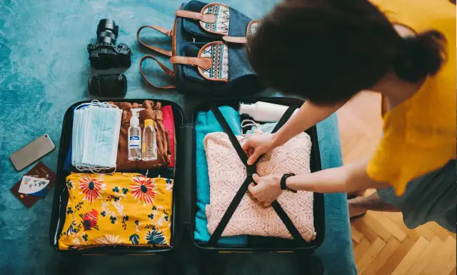 Grecja: Co spakować? Kompletna checklista na słoneczne wakacje