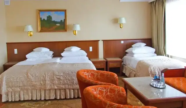 Ile pokoi ma hotel Gołębiewski w Mikołajkach? Sprawdź szczegóły!