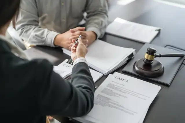 Usługi radców prawnych i znaczenie ubezpieczenia OC w praktyce zawodowej