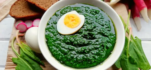 Kiedy sezon na szczaw? Odkryj najlepszy czas na zbiór i smakowanie