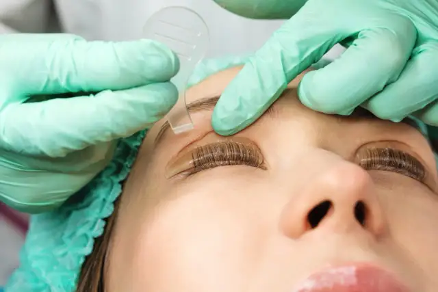 Jak długo utrzymuje się laminacja rzęs? Oto co musisz wiedzieć