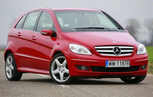 Mercedes Klasa B używany: Czy warto? Opinie, awarie, koszty.