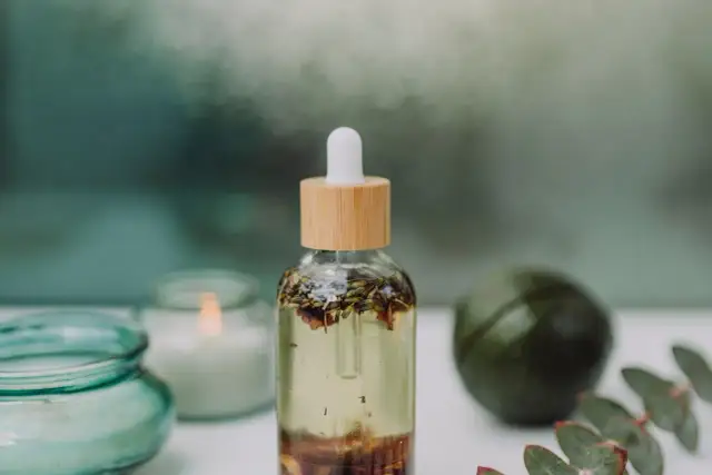 Najlepsze olejki do Gua Sha: Wybierz idealny dla swojej skóry