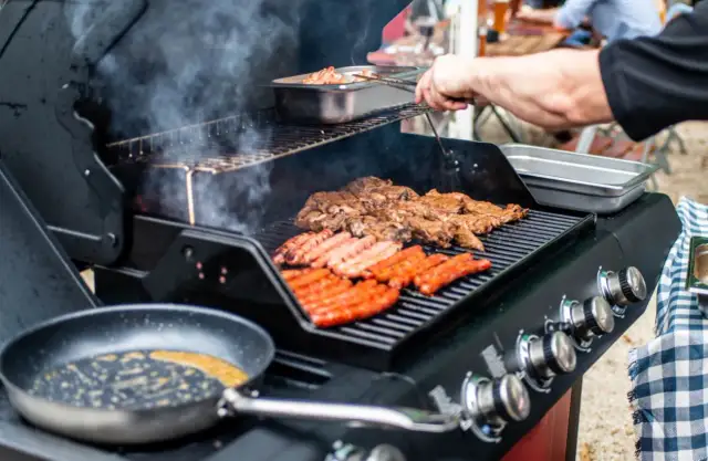 Jaki mini grill gazowy wybrać? Ranking, porady, ceny na balkon