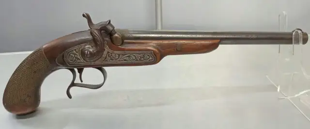 Czy na broń czarnoprochową trzeba mieć zezwolenie? Sprawdź zasady!