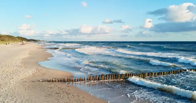 Morze Bałtyckie: Wielką czy małą literą? Rozwiej wątpliwości!