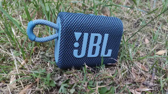 JBL GO 3 recenzja: Czy naprawdę warto go kupić? Odkryj plusy i minusy