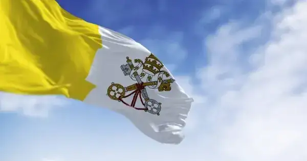 Jak wygląda flaga papieska? Odkryj jej symbole i historię