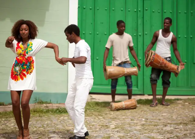 Ludowy taniec kubański? To Rumba, Son i serce Kuby!