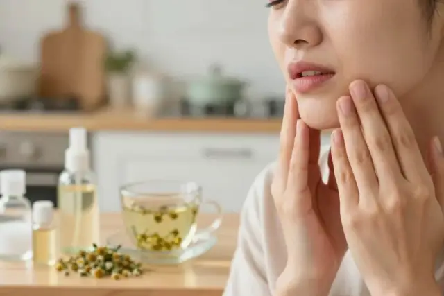 Ból dziąseł: Ulga, domowe sposoby i kiedy do dentysty?