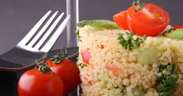 Kasza kuskus: Czy tuczy? Jak jeść, by wspierać odchudzanie?