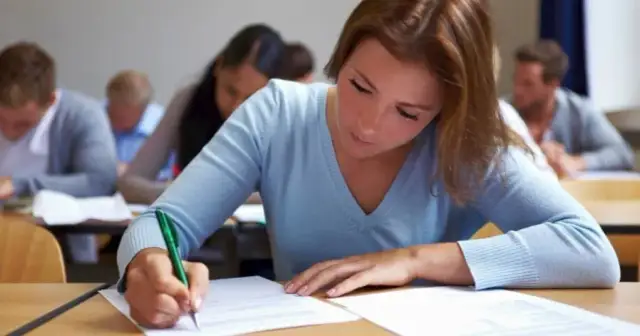 Ausbildung und Abitur gleichzeitig: So gelingt der Doppelweg zum Erfolg