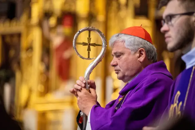 Kardynał Krajewski na Ukrainie: Jak niesie nadzieję w kryzysie