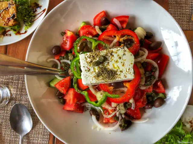 Pafos: Gdzie zjeść autentycznie? Przewodnik po smakach Cypru.