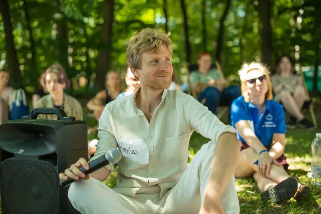 Czy Szkoła w Chmurze jest płatna? Prawda o kosztach i darowiznach