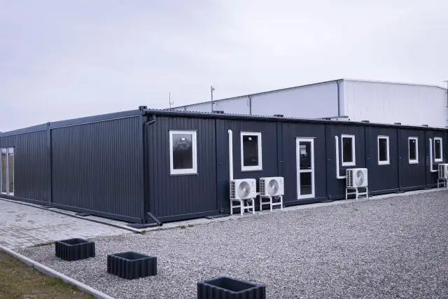 Czy kontener jest budynkiem? Kluczowe informacje prawne, które musisz znać