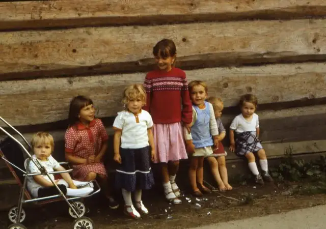 Piosenka kiedy babcia była mała tekst – wspomnienia z dzieciństwa