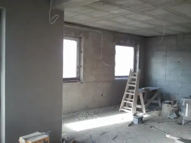 Ile za tynki gipsowe? Poznaj ukryte koszty i oszczędności