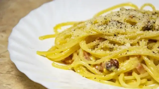 Carbonara: prosty przepis bez śmietany, który zawsze wychodzi!
