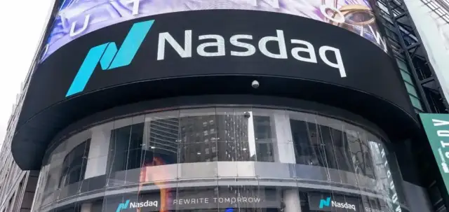 Godziny giełdy USA (NYSE, NASDAQ) w Polsce: 14:30 czy 15:30?