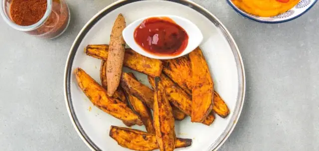Frytki z batatów - proste przepisy, które zaskoczą Twoje podniebienie