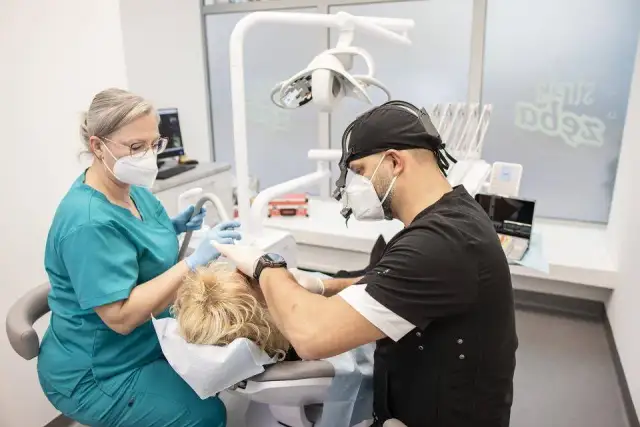 Jak szybko pozbyć się odrętwienia po znieczuleniu u dentysty?