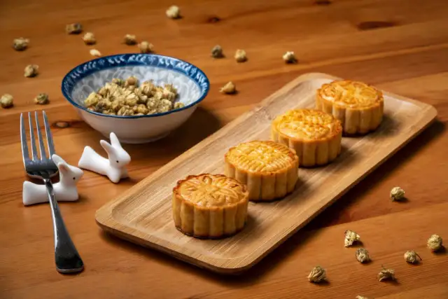 Mooncake w Polsce: Gdzie kupić ciastka księżycowe? Poznaj sekrety