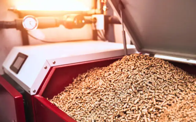 Jak ustawić optymalny nadmuch w piecu na pellet i uniknąć błędów spalania