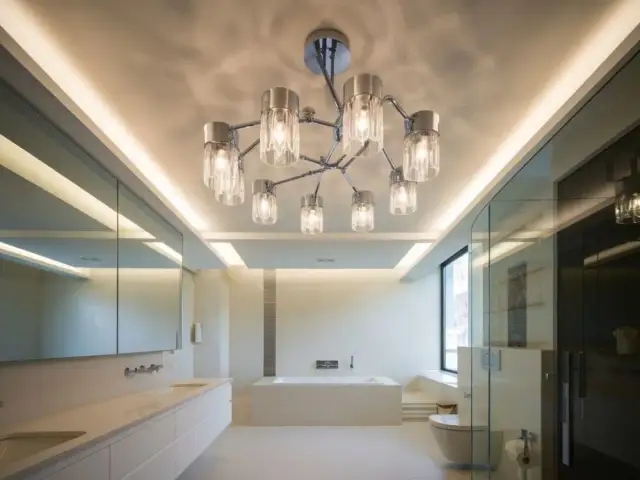 Jaki żyrandol do łazienki - uniknij błędów w wyborze oświetlenia
