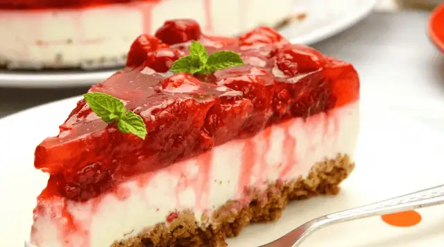 Ciasto biszkoptowe z malinami - Prosty przepis na smaczny deser