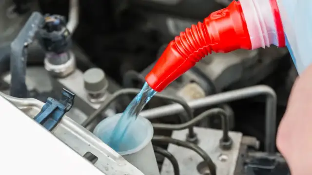 Jak odkamienić chłodnicę w samochodzie? Poradnik krok po kroku